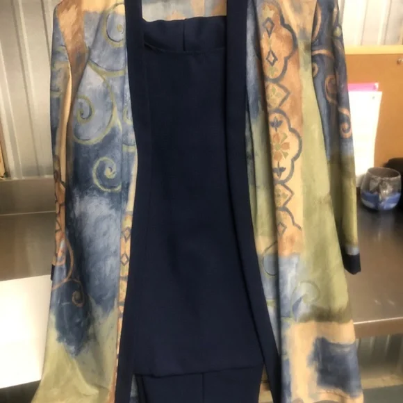 Suits - Picture 5 of 6